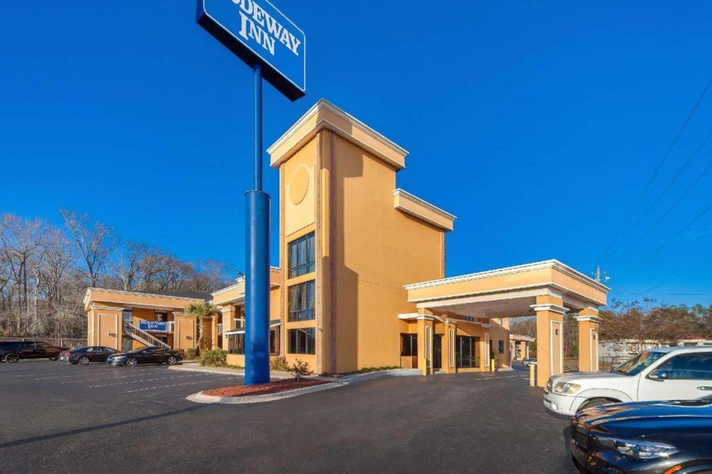Rodeway Inn Lumberton Buitenkant foto